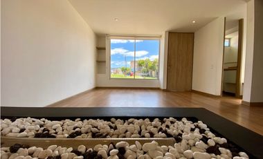 SE ARRIENDA HERMOSA CASA EN CAJICA