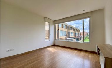 SE ARRIENDA HERMOSA CASA EN CAJICA