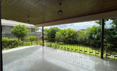 Venta de Casa de esquina en Penonomé, Calle Damián Carles.