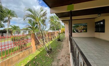 Venta de Casa de esquina en Penonomé, Calle Damián Carles.