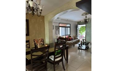 ARRAIJAN / RES. COLINAS DEL OESTE / 385M2 / 3 HABITACION / 1 OFICINA