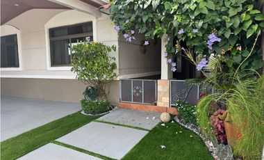 ARRAIJAN / RES. COLINAS DEL OESTE / 385M2 / 3 HABITACION / 1 OFICINA