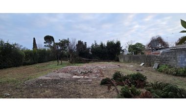 Se venden 2 lotes juntos con una amplia superficie de 700 m2.
