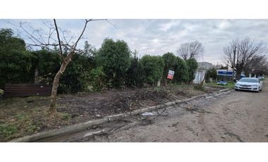 Se venden 2 lotes juntos con una amplia superficie de 700 m2.