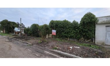 Se venden 2 lotes juntos con una amplia superficie de 700 m2.
