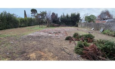Se venden 2 lotes juntos con una amplia superficie de 700 m2.