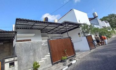 Dijual Rumah semi Villa,Strategis,di jalan Palm Nusa dua,Bali