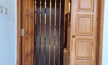 Dijual Rumah semi Villa,Strategis,di jalan Palm Nusa dua,Bali