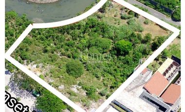 Tanah di Sunset Road