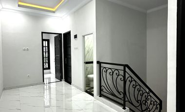 Rumah Mewah 1 M an dalam Townhouse Jagakarsa Jakarta selatan