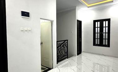 Rumah Mewah 1 M an dalam Townhouse Jagakarsa Jakarta selatan