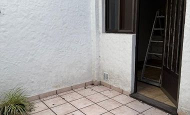 Departamento Tipo Casa en alquiler en Lanus Este