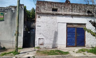 Lote en venta con tres PH a reciclar, Villa Lynch