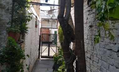 Lote en venta con tres PH a reciclar, Villa Lynch