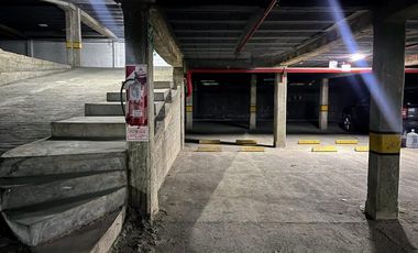 VENTA DE COCHERA EN SOLARES DE SANTA MARIA 3