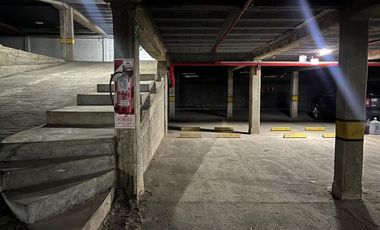 VENTA DE COCHERA EN SOLARES DE SANTA MARIA 3
