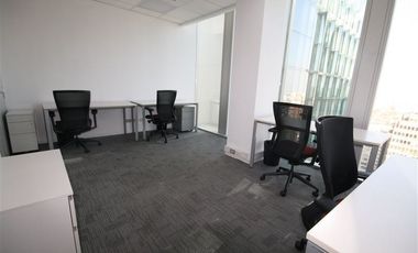 Oficina en Arriendo en Eje Apoquindo // Apumanque // Badajoz