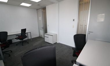 Oficina en Arriendo en Eje Apoquindo // Apumanque // Badajoz