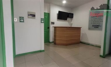 Oficina en Arriendo en Clínica dental en venta a una cuadra de la plaza de armas, con 3 estacionamientos.