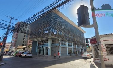 Oficina en Arriendo en Clínica dental en venta a una cuadra de la plaza de armas, con 3 estacionamientos.