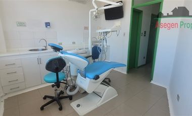 Oficina en Arriendo en Clínica dental en venta a una cuadra de la plaza de armas, con 3 estacionamientos.