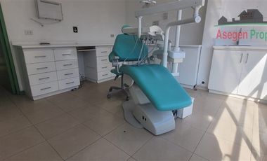 Oficina en Arriendo en Clínica dental en venta a una cuadra de la plaza de armas, con 3 estacionamientos.