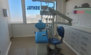 Oficina en Arriendo en Clínica dental en venta a una cuadra de la plaza de armas, con 3 estacionamientos.