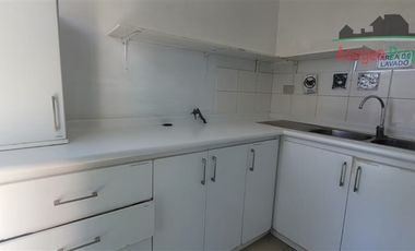 Oficina en Arriendo en Clínica dental en venta a una cuadra de la plaza de armas, con 3 estacionamientos.