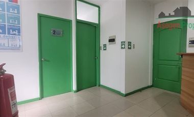 Oficina en Arriendo en Clínica dental en venta a una cuadra de la plaza de armas, con 3 estacionamientos.