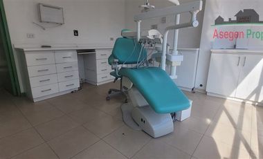 Oficina en Arriendo en Clínica dental en venta a una cuadra de la plaza de armas, con 3 estacionamientos.