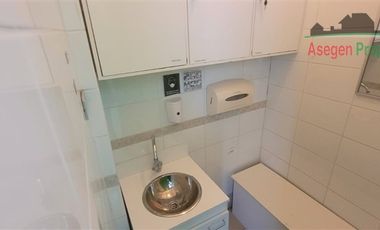 Oficina en Arriendo en Clínica dental en venta a una cuadra de la plaza de armas, con 3 estacionamientos.