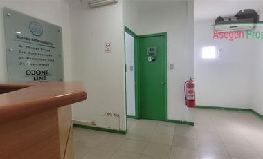 Oficina en Arriendo en Clínica dental en venta a una cuadra de la plaza de armas, con 3 estacionamientos.