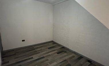 Casa en Venta en Avenida Rio Claro con Cipreses