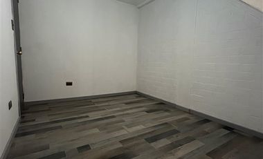 Casa en Venta en Avenida Rio Claro con Cipreses