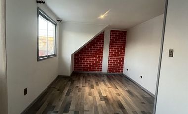 Casa en Venta en Avenida Rio Claro con Cipreses