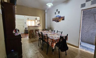 VENTA CASA 5 AMBIENTES RAMOS MEJIA LOTE PROPIO