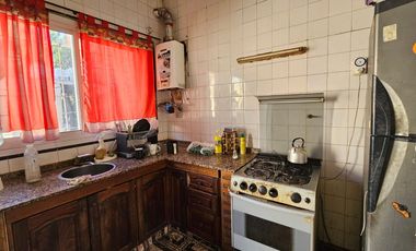 VENTA CASA 5 AMBIENTES RAMOS MEJIA LOTE PROPIO