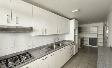 Departamento en Arriendo en Edificio Bellaterra