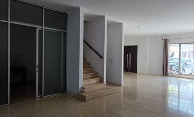 Disewakan Rumah Golf Island type Palm 8x20 Pantai Indah Kapuk Jakarta