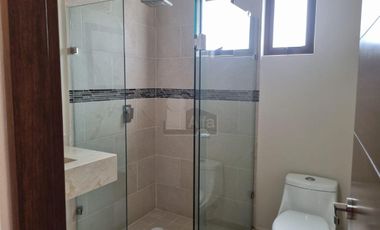 Casa en Renta, Calimaya, Lomas Virreyes, descubre la elegancia y confort ¡tu nuevo hogar te espera!