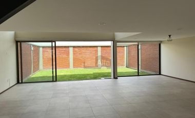 Casa en Renta, Calimaya, Lomas Virreyes, descubre la elegancia y confort ¡tu nuevo hogar te espera!