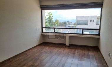 Casa en Renta, Calimaya, Lomas Virreyes, descubre la elegancia y confort ¡tu nuevo hogar te espera!
