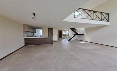 Casa en Renta, Calimaya, Lomas Virreyes, descubre la elegancia y confort ¡tu nuevo hogar te espera!