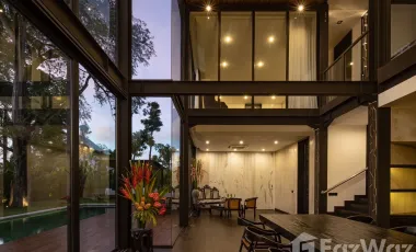 5 Bedroom Villa for sale in Kerobokan, Bali