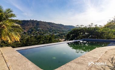 Casa en venta con alberca con vista campo de golf en Las Cañadas, Zapopan