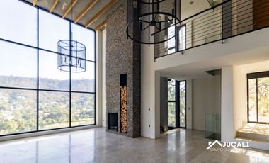 Casa en venta con alberca con vista campo de golf en Las Cañadas, Zapopan