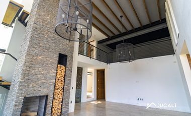 Casa en venta con alberca con vista campo de golf en Las Cañadas, Zapopan