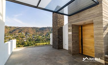 Casa en venta con alberca con vista campo de golf en Las Cañadas, Zapopan