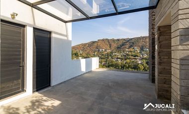 Casa en venta con alberca con vista campo de golf en Las Cañadas, Zapopan