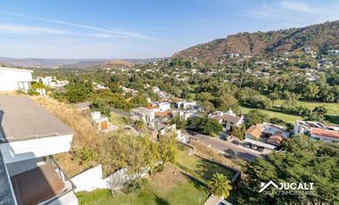 Casa en venta con alberca con vista campo de golf en Las Cañadas, Zapopan